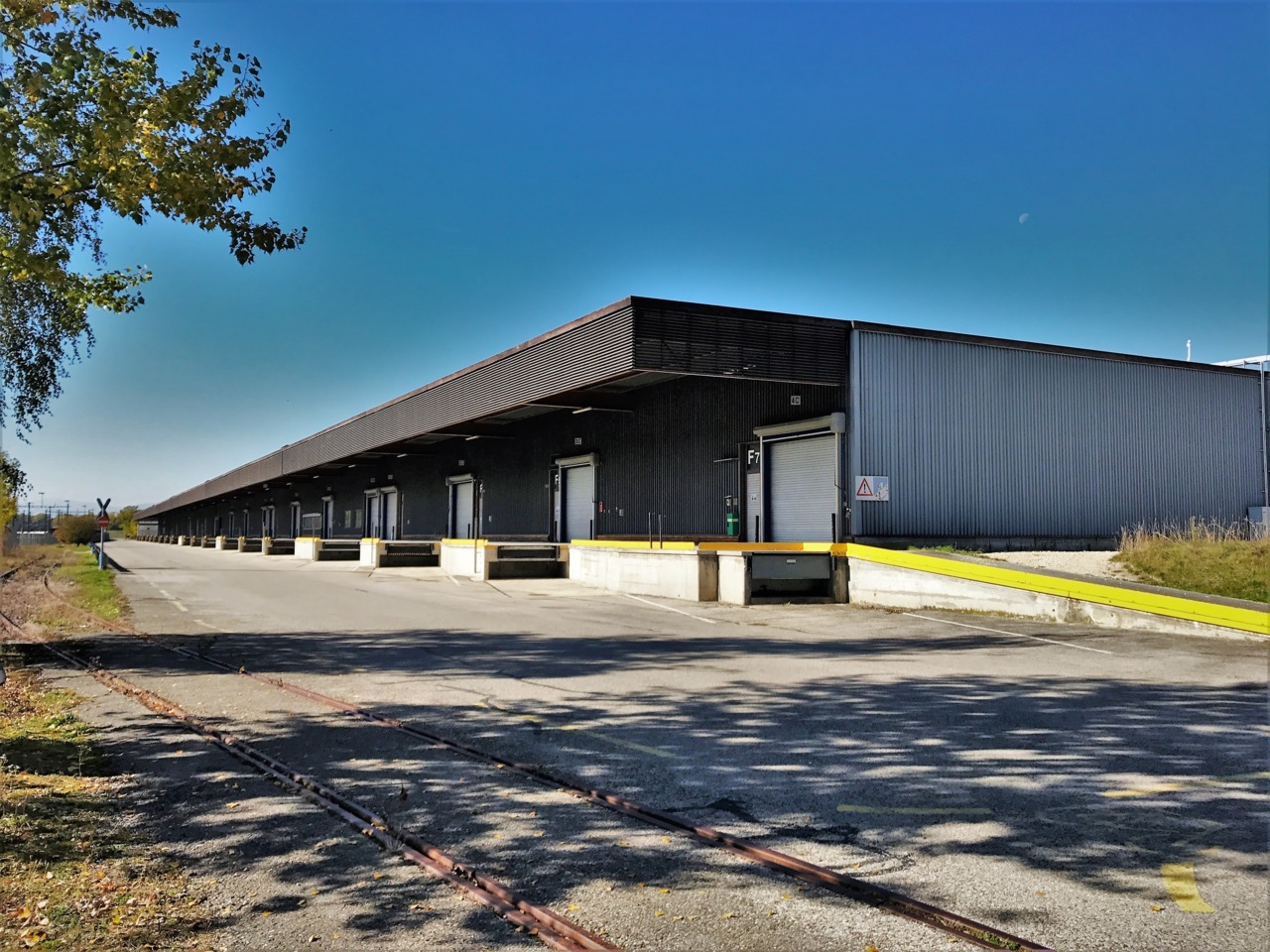 27715m² industrial object