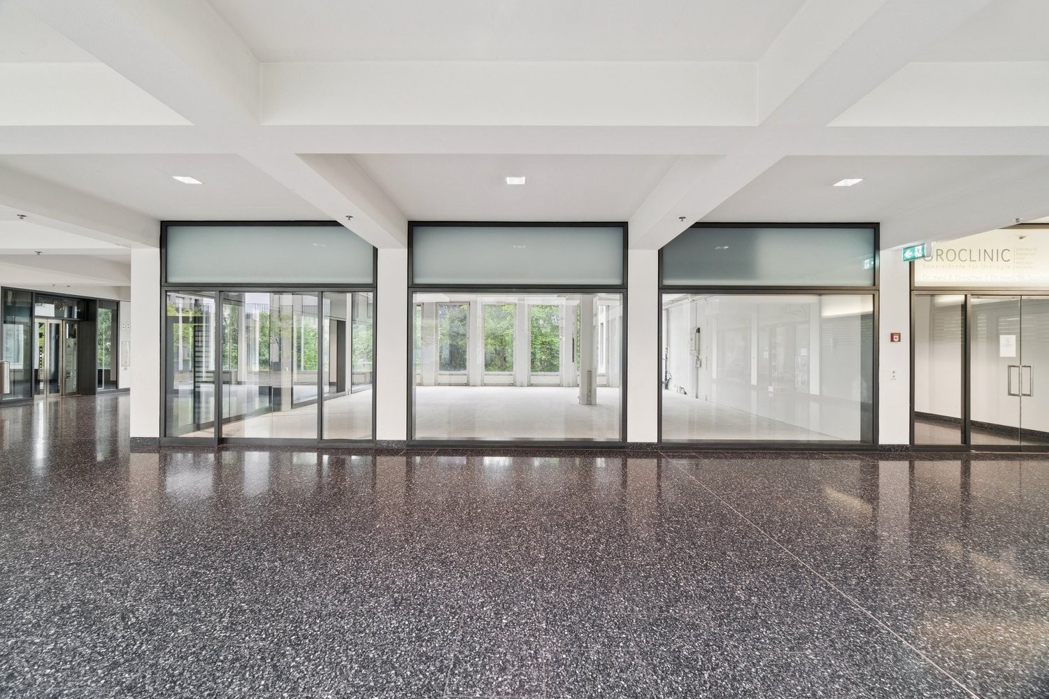 Magasin de 107m², photo 7 sur 10