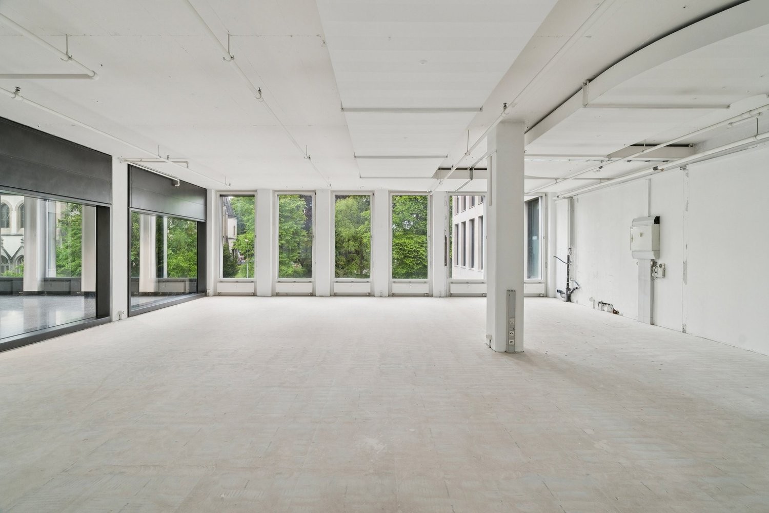 Magasin de 107m², photo 6 sur 10