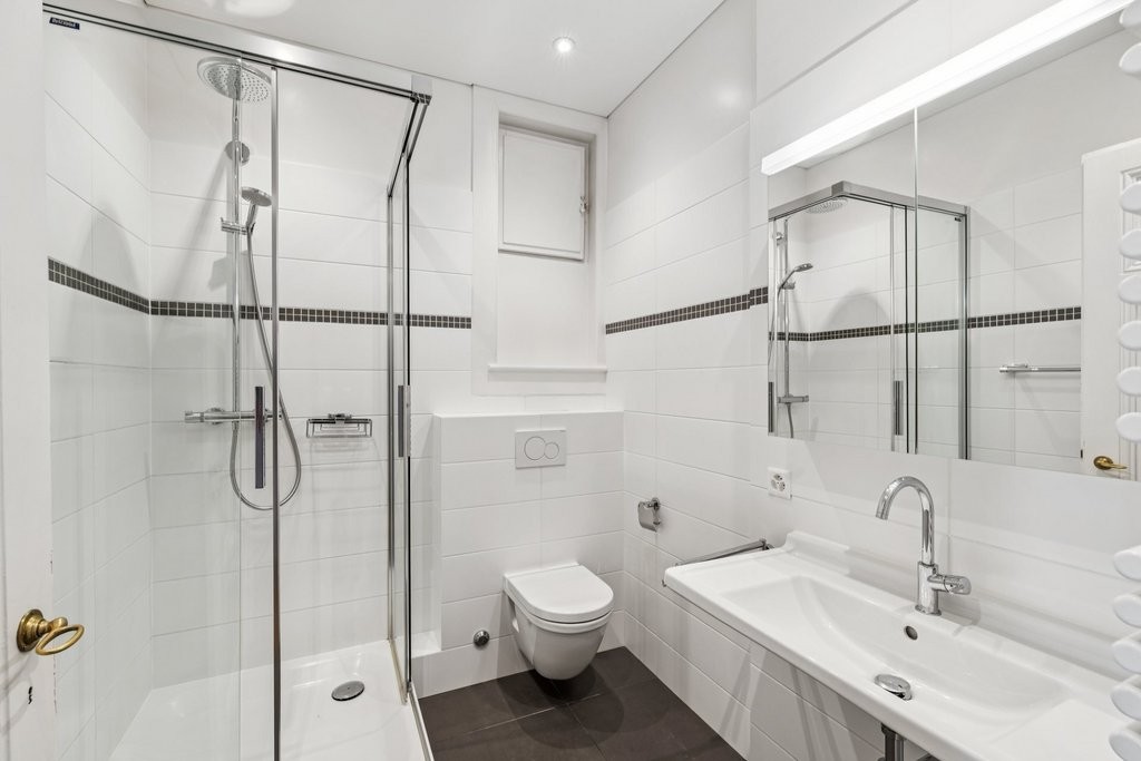 8 rooms apartment, photo 8 sur 10