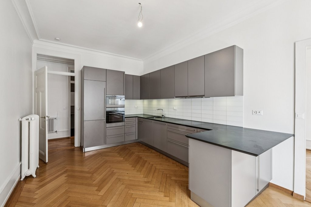 8 rooms apartment, photo 6 sur 10