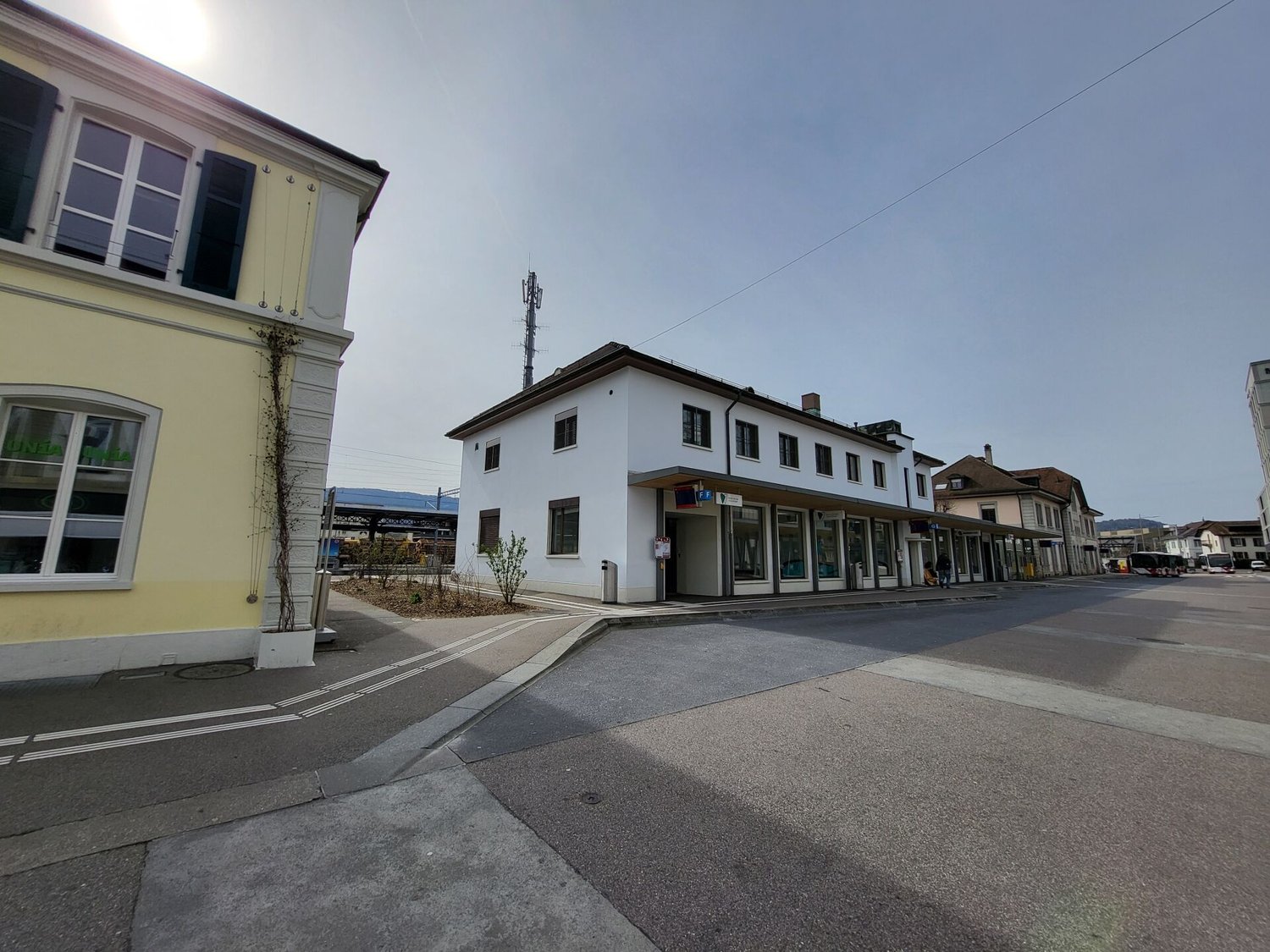 129m² commercial