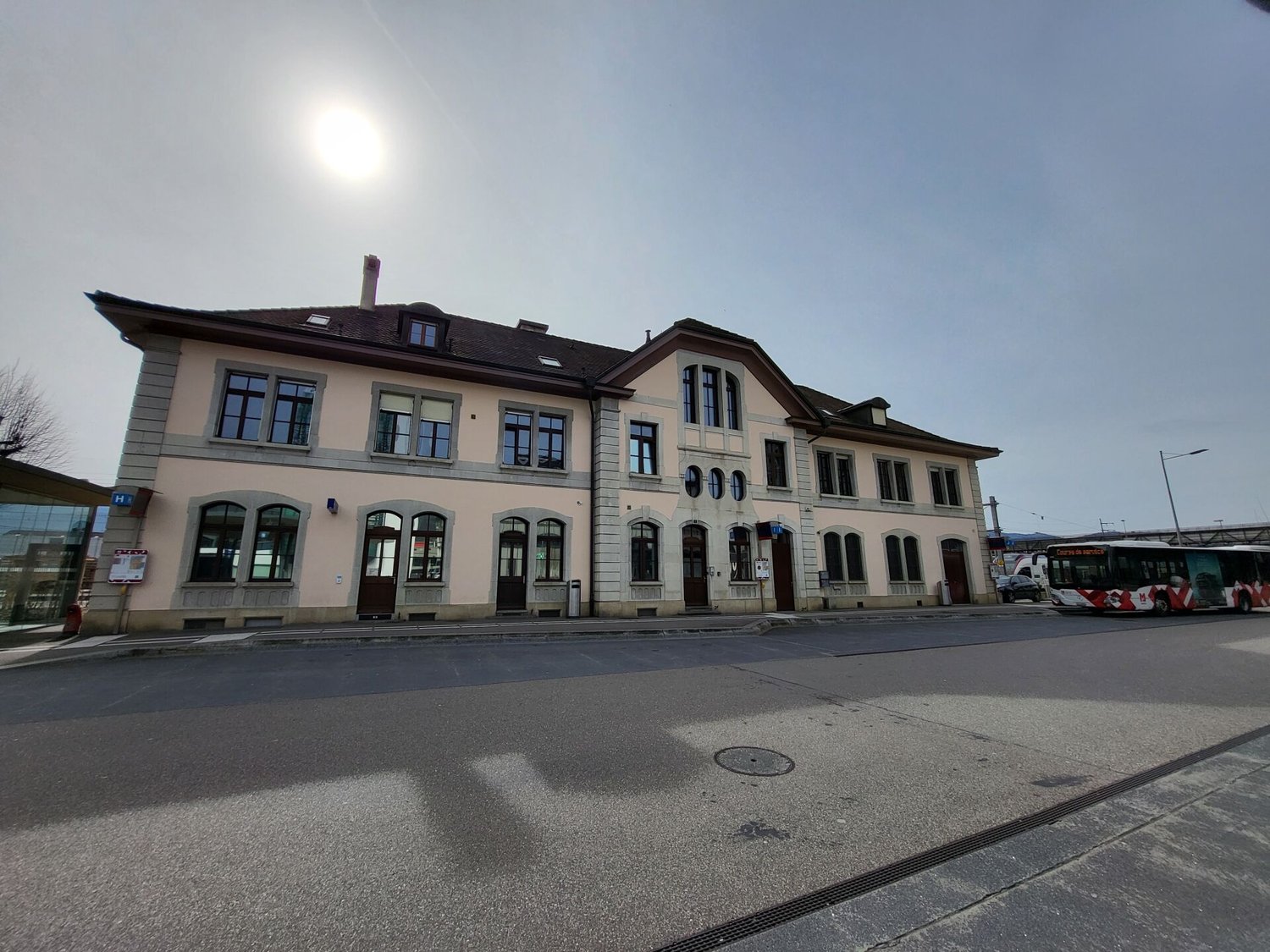 129m² commercial
