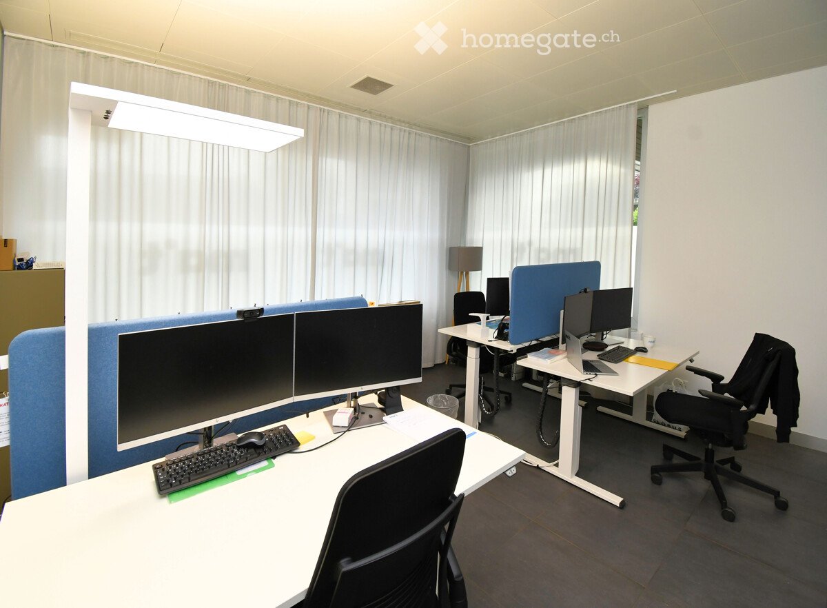 Bureau, photo 1 sur 10