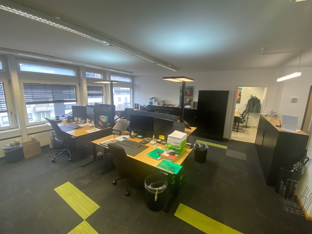85m² office
