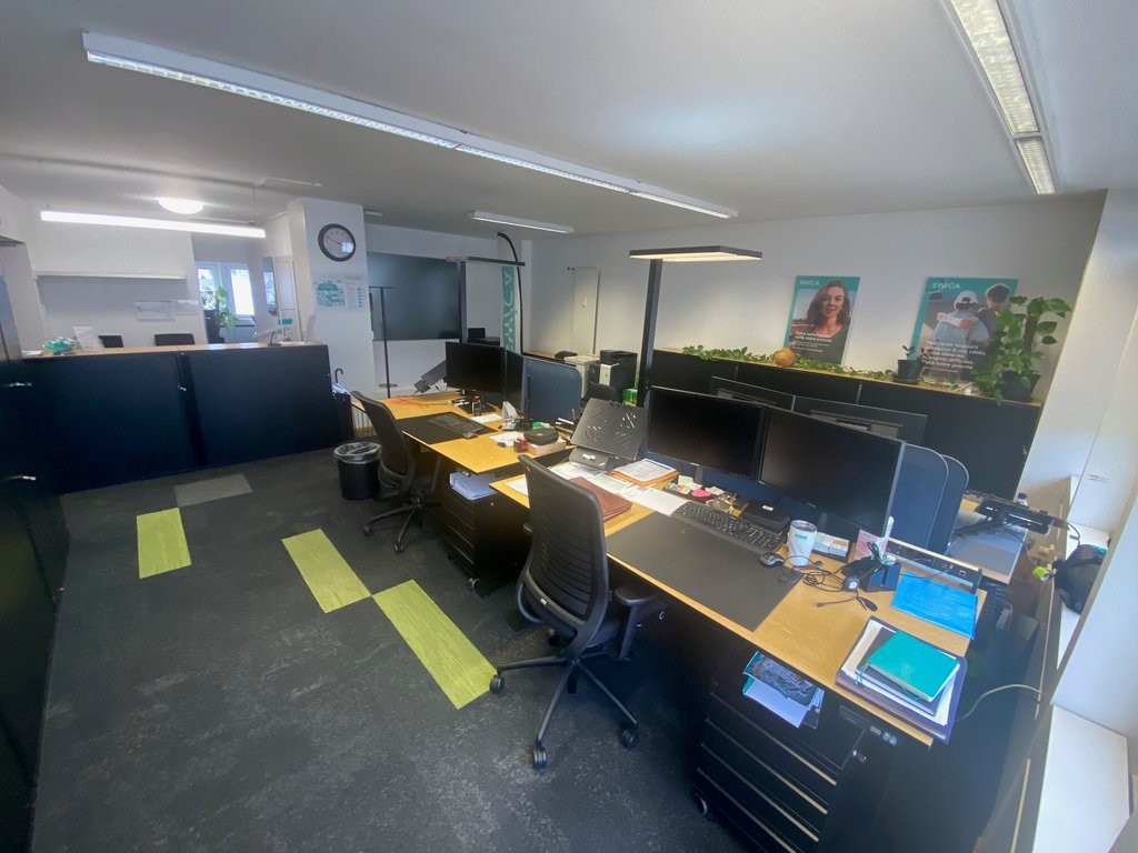 85m² office