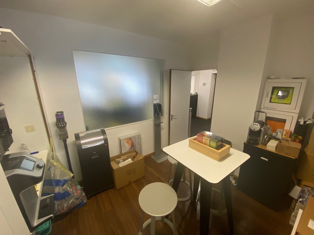 85m² office