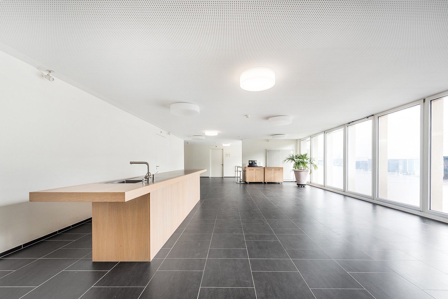 376m² commercial