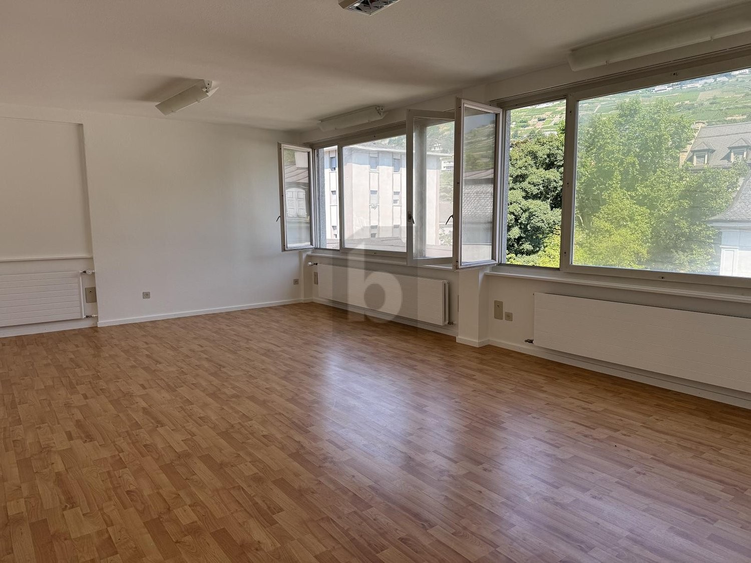 95m² office