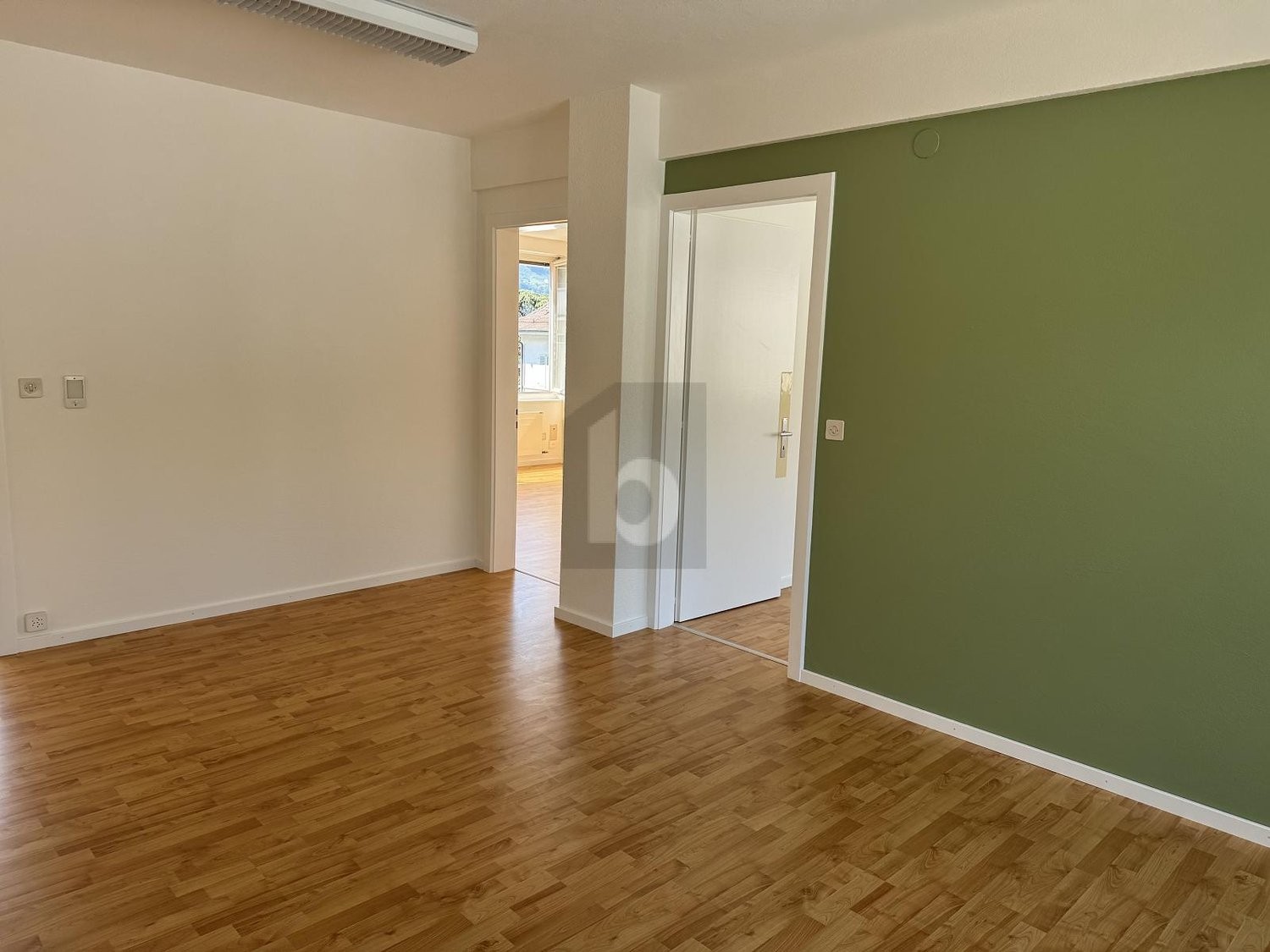 95m² office