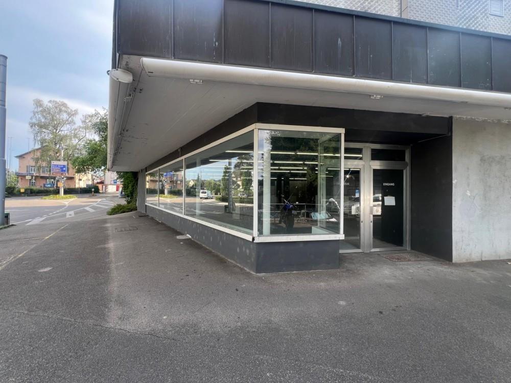 Magasin de 400m²