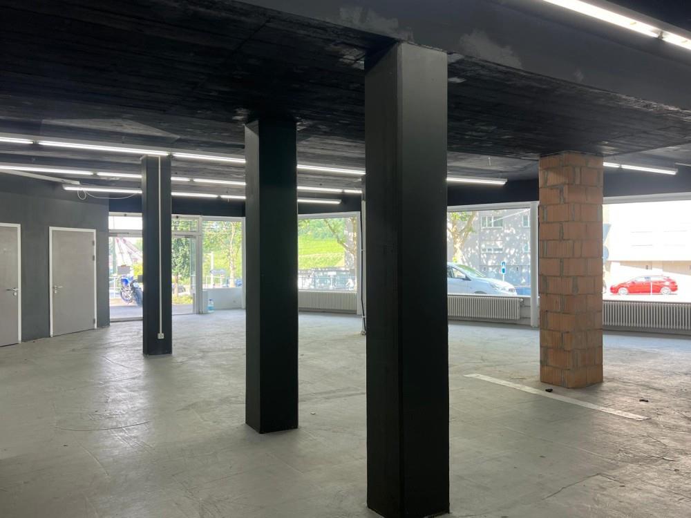 Magasin de 400m²