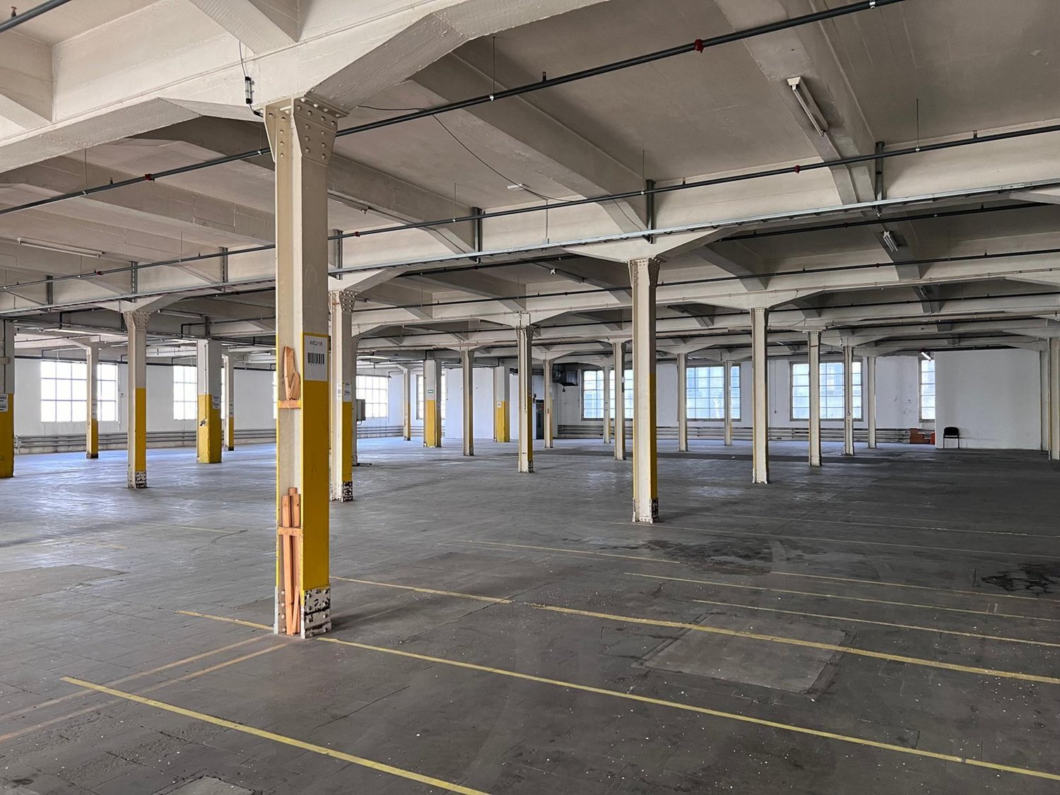 486m² commercial, photo 2 sur 5