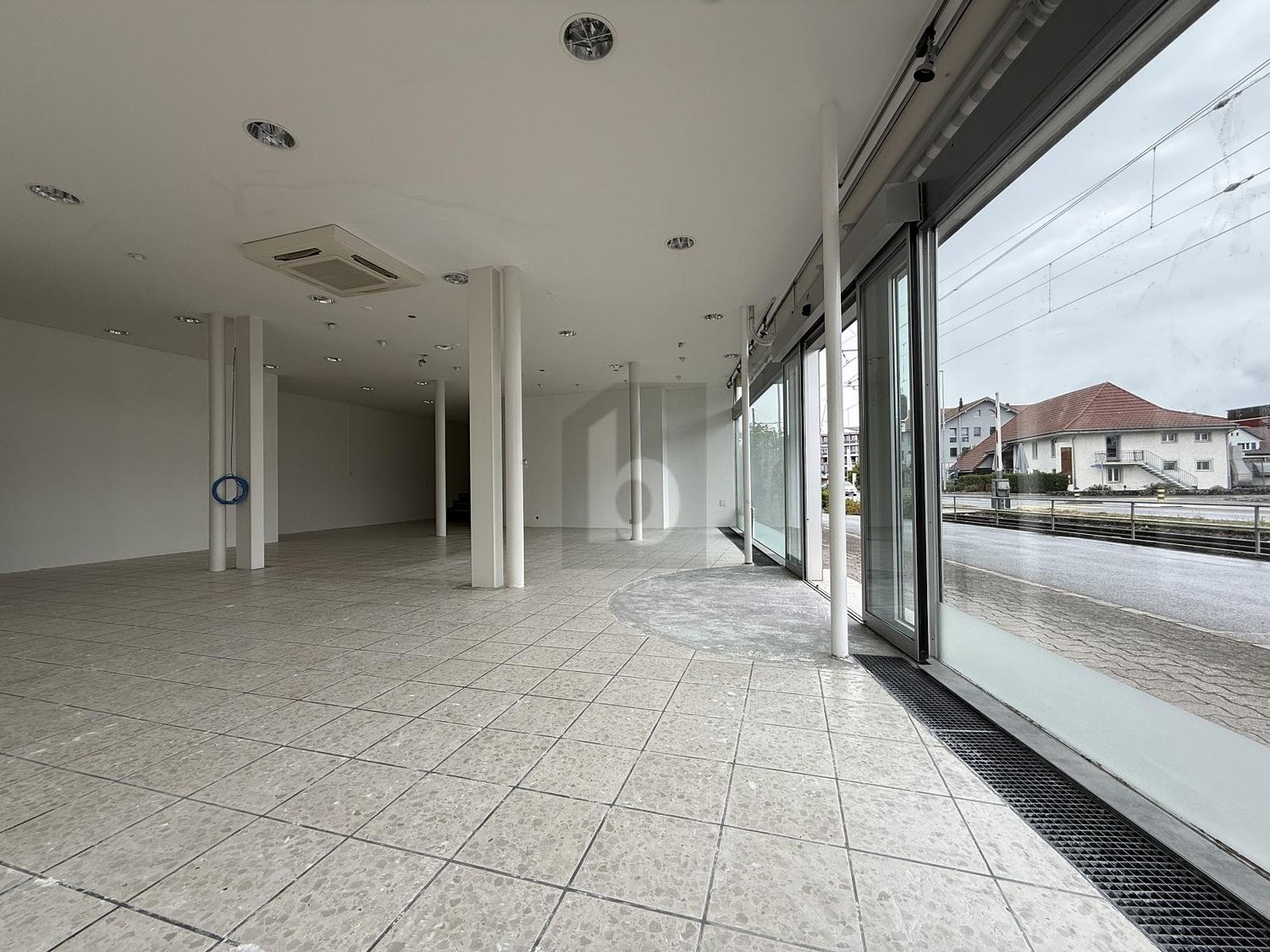 Magasin de 293m²