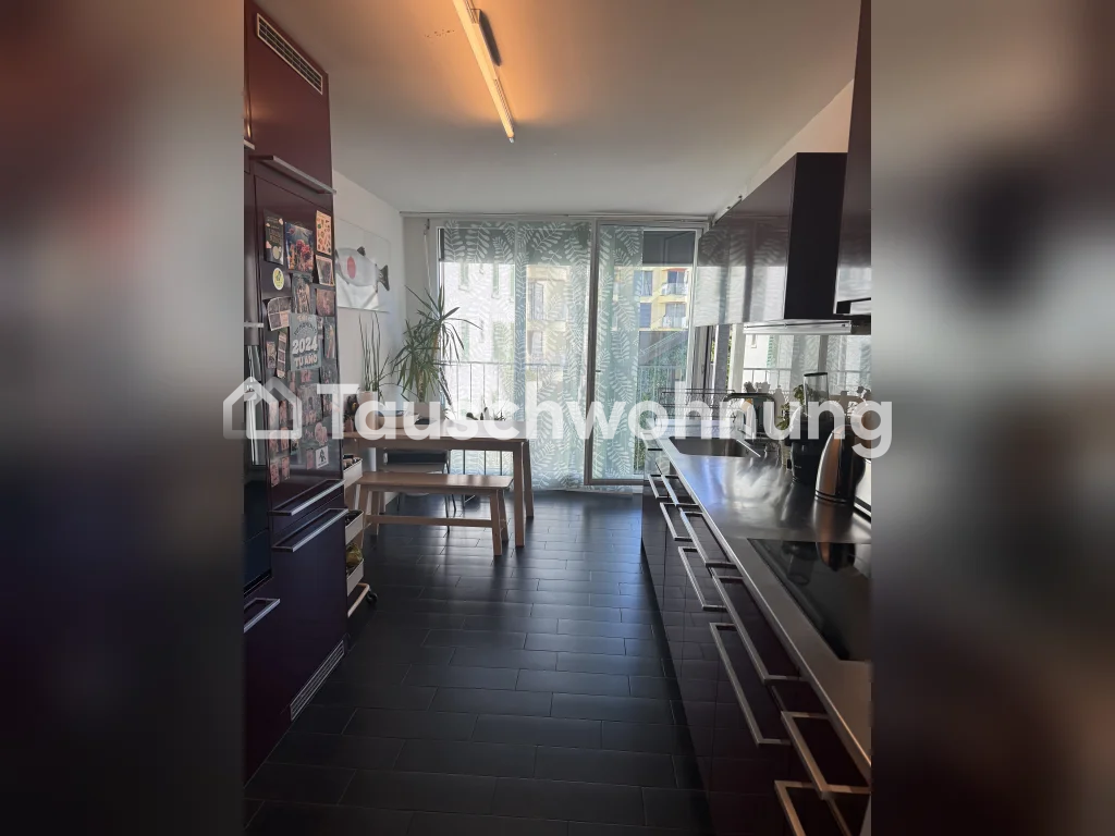Échange mon appartement chaleureux de 3,5 pièces dans le Kreis 8 de Zurich contre un appartement plus grand avec au moins 4 pièces ! Mon appartement offre 80 m² de surface habitable et coûte 3500 CHF charges comprises. Discutons-en et nous trouverons peut-être le match parfait pour un échange !, photo 4 sur 6