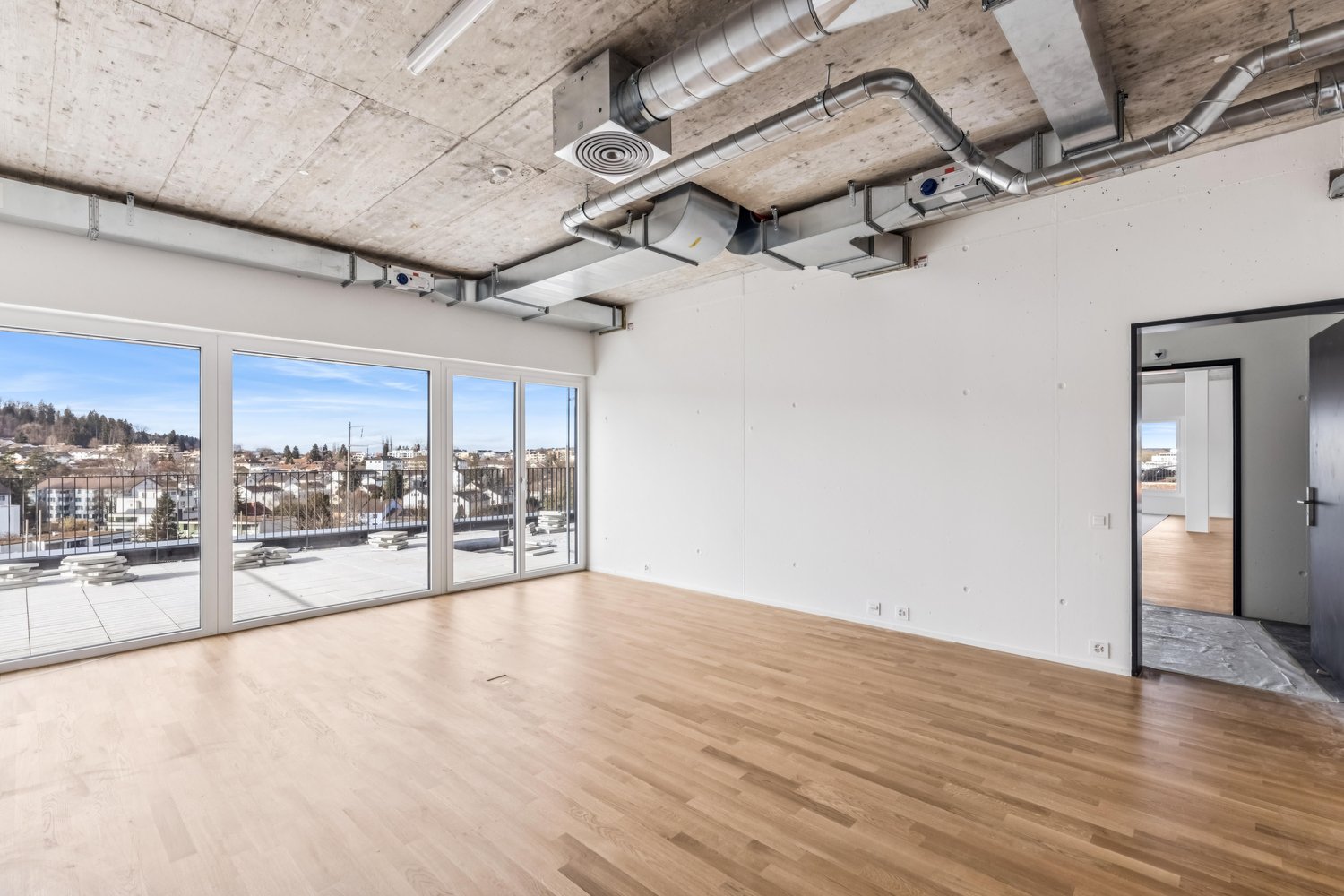 136m² bureau, photo 2 sur 9