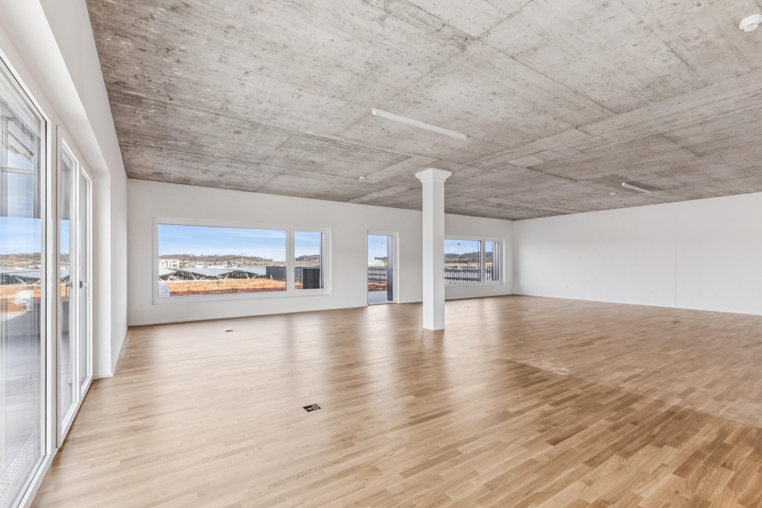 136m² bureau, photo 4 sur 9