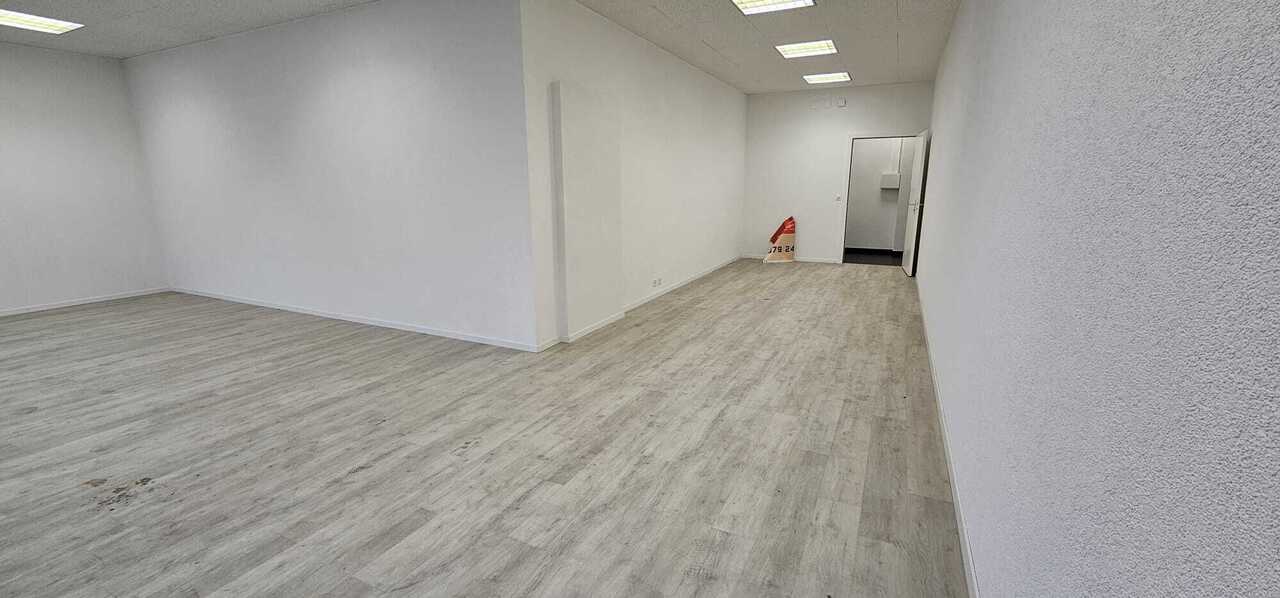 65m² office