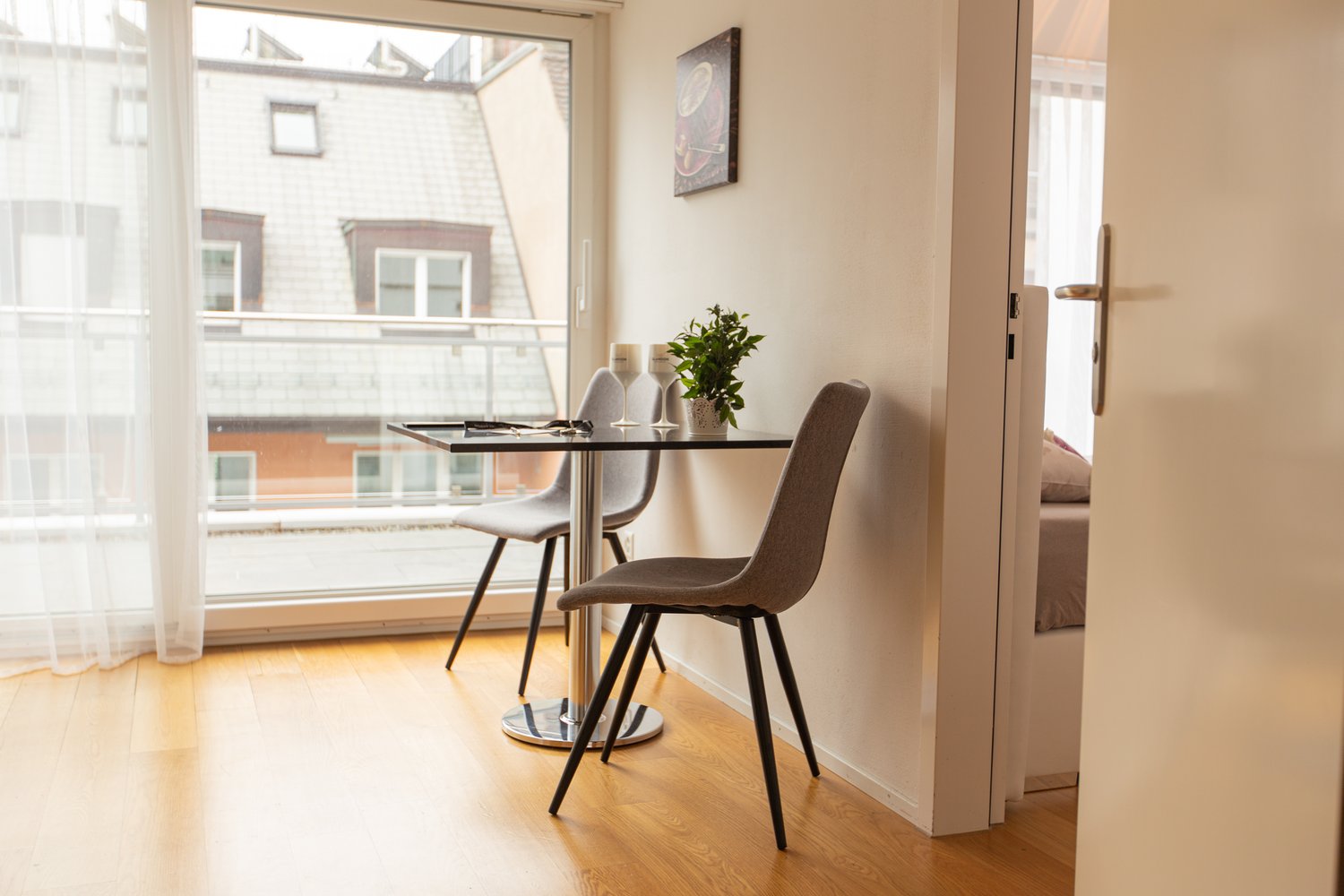 2 pièces appartement meublé, photo 2 sur 6