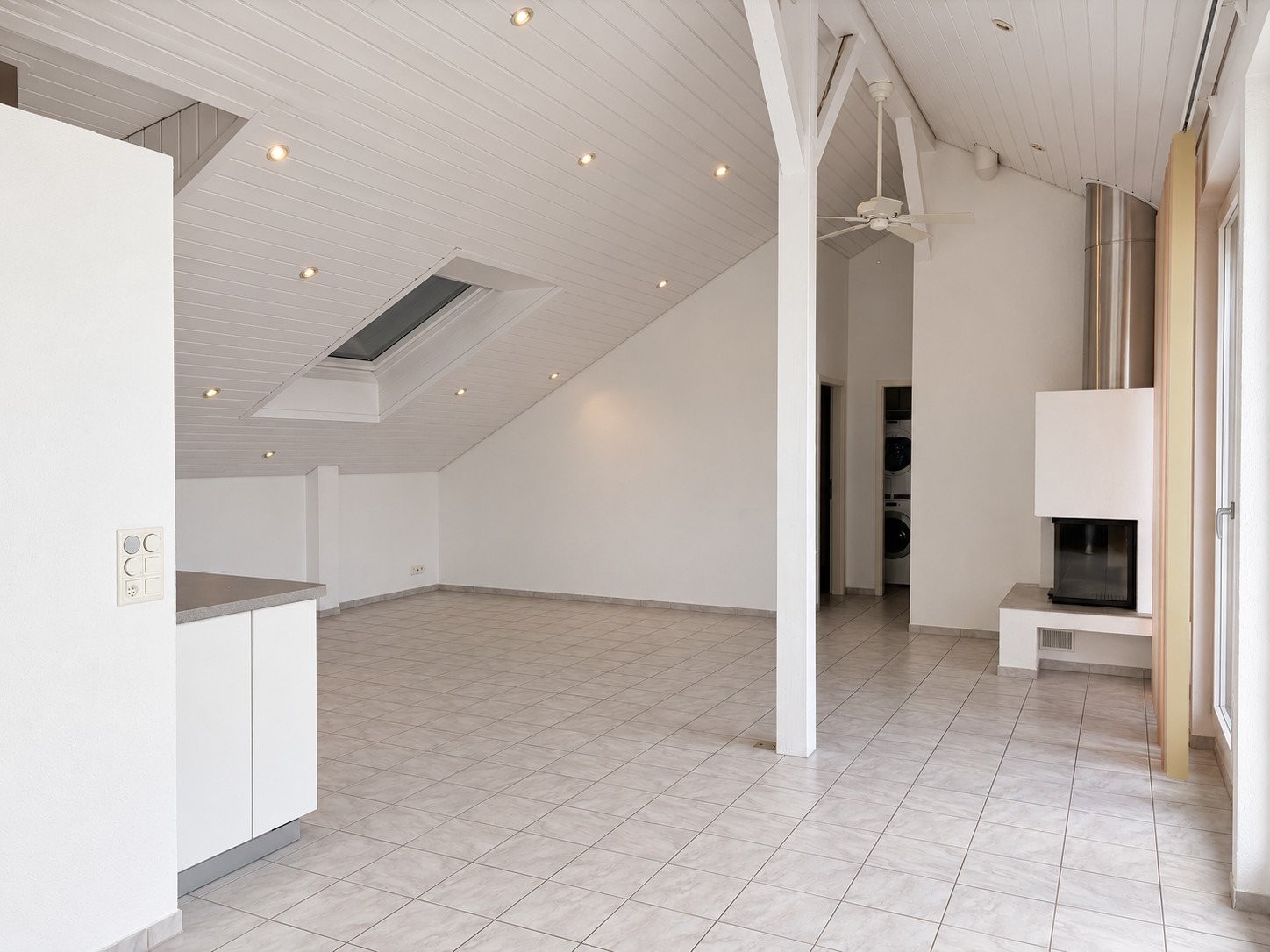 Appartement de toit de 2 ½ pièces, photo 2 sur 4