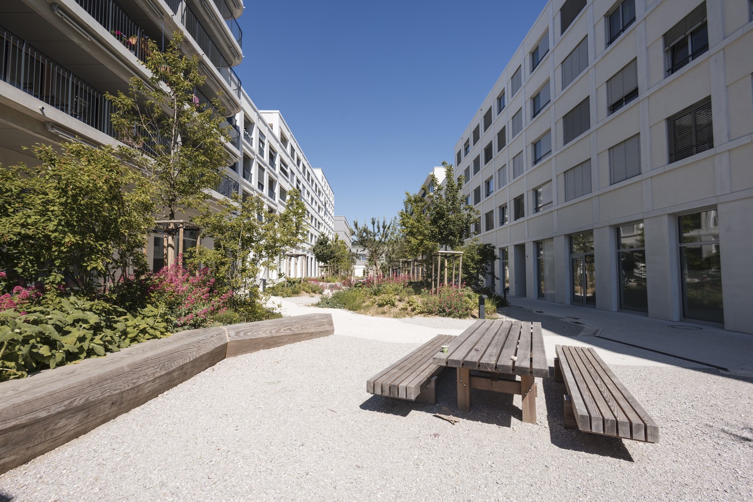 95m² commercial