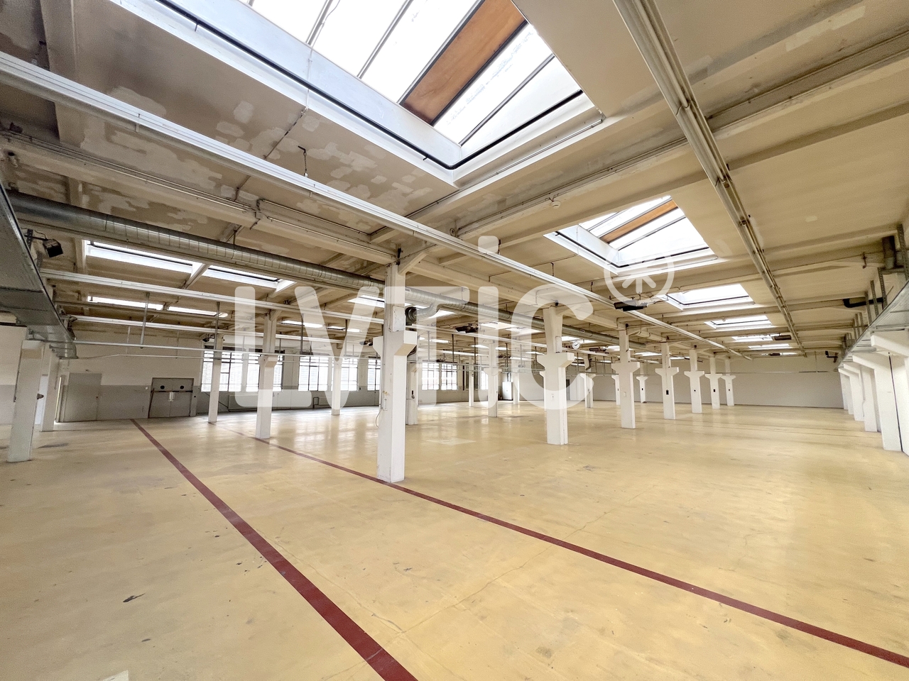1373m² storage room, photo 4 sur 8