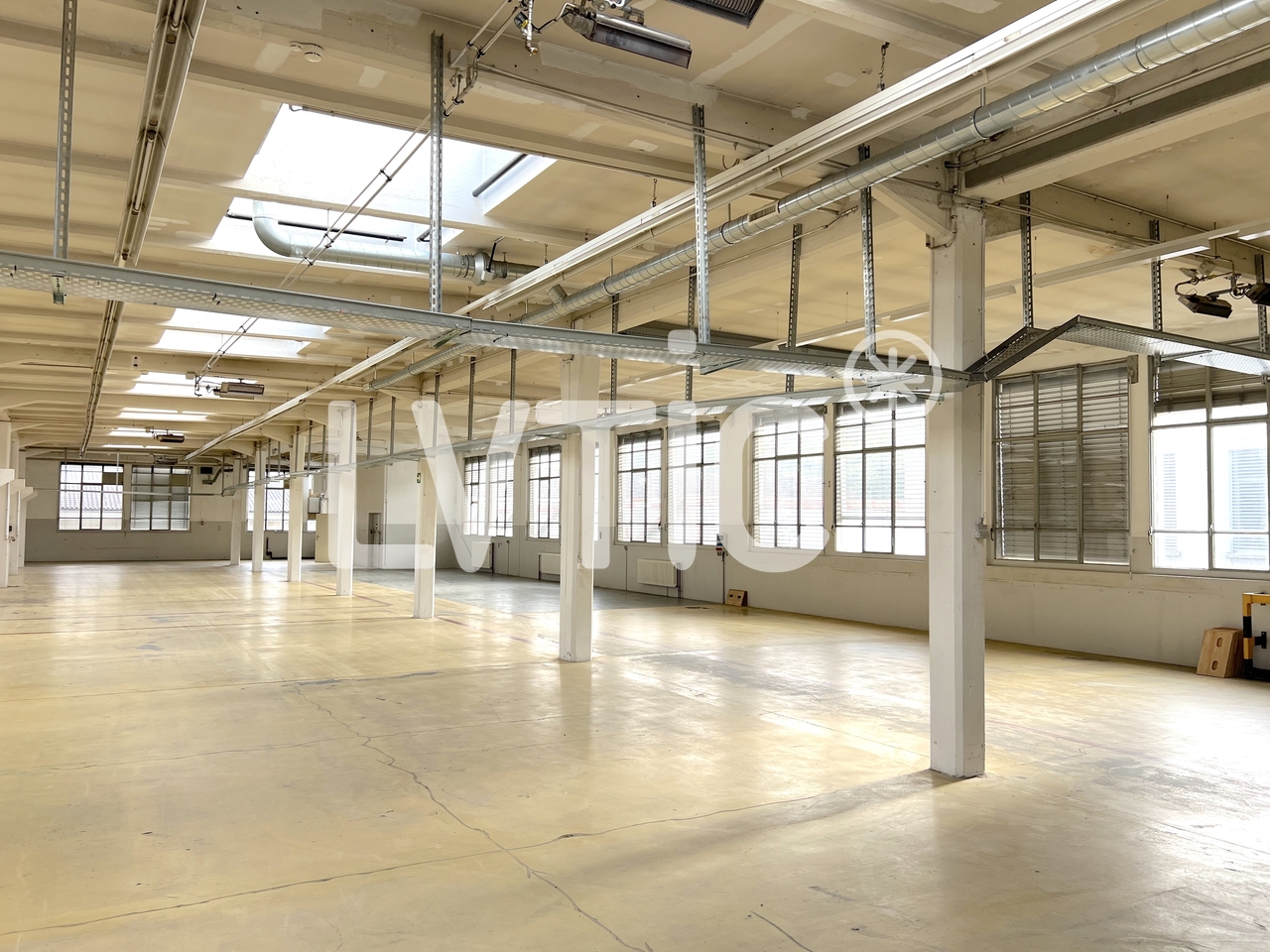1373m² storage room, photo 2 sur 8