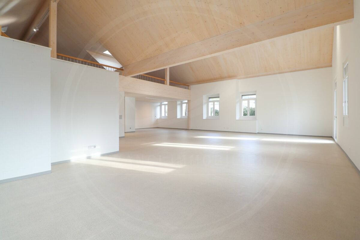 229m² bureau, photo 1 sur 10