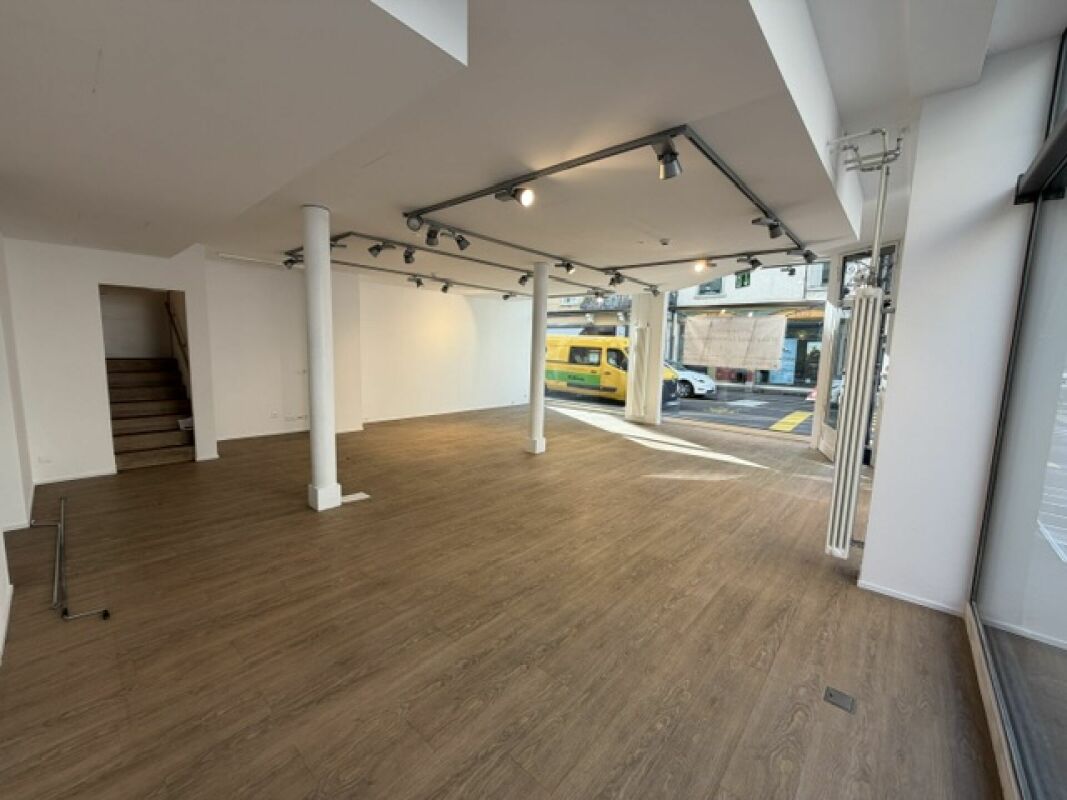 83m² commercial