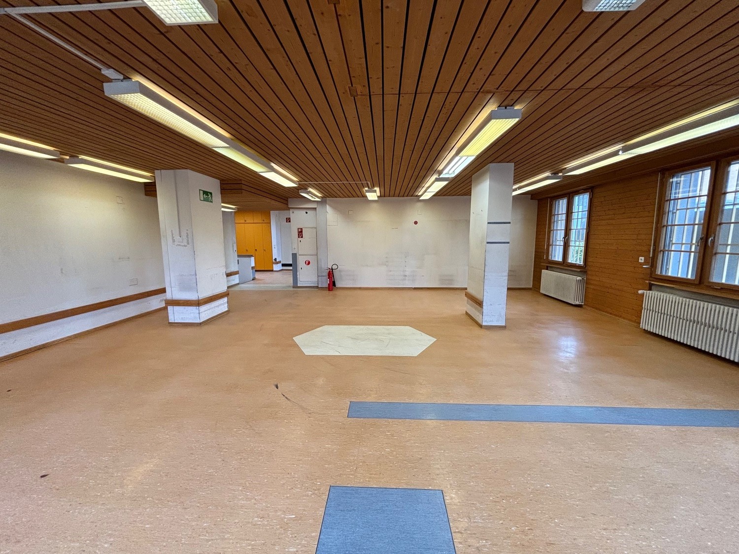 300m² commercial, photo 3 sur 10