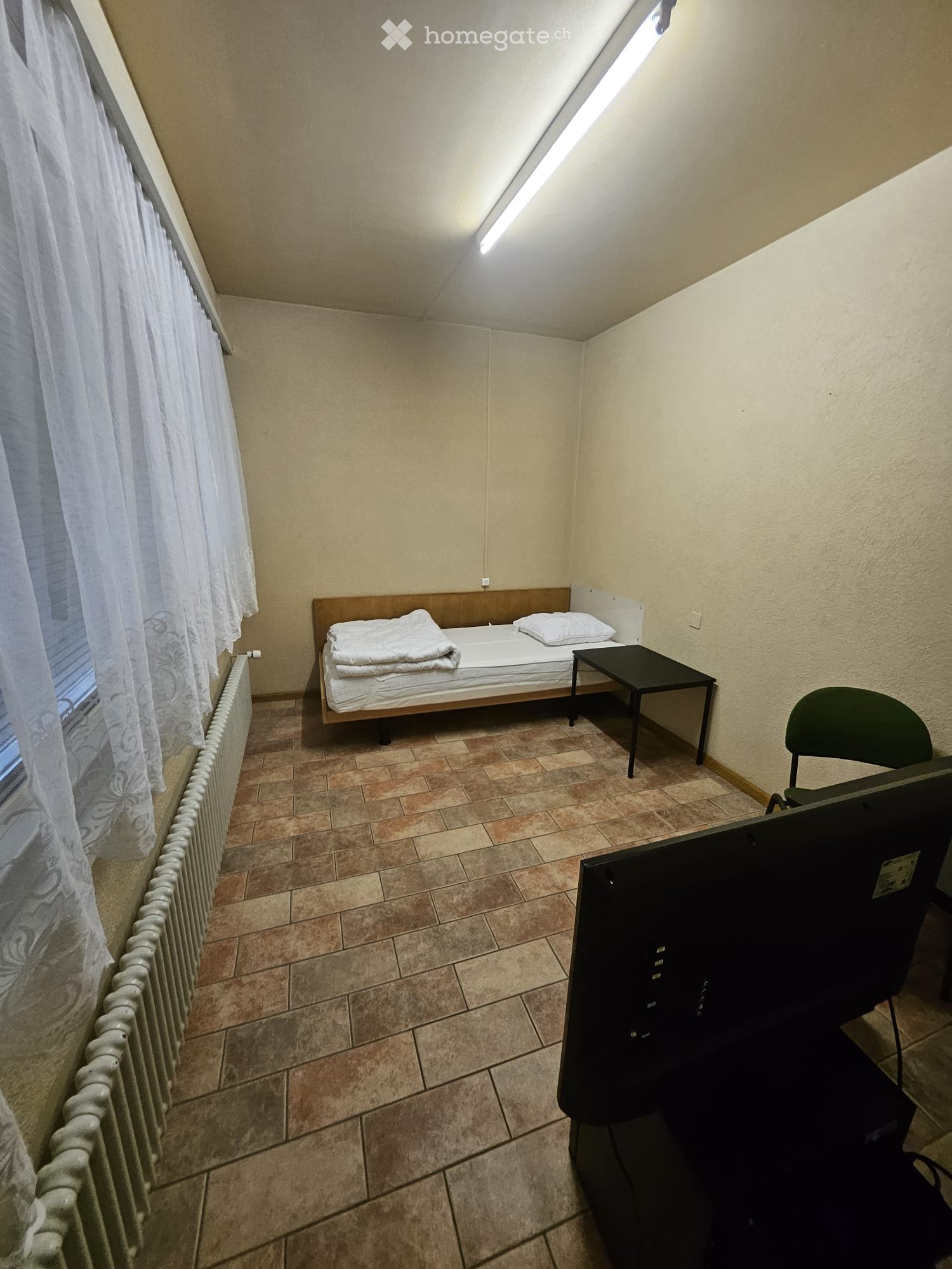 1 room single room