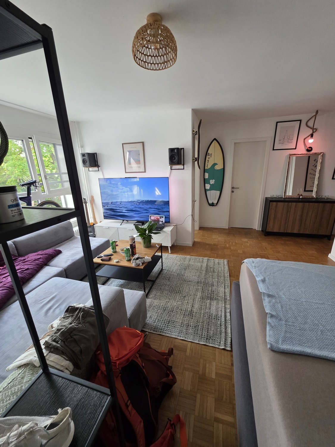 Appartement lumineux à Winterthur dans un quartier calme – disponible immédiatement

Je loue mon appartement chaleureux à Winterthur dans un quartier calme. Les grandes fenêtres assurent beaucoup de lumière naturelle et une atmosphère de vie agréable.

**L'appartement offre les avantages suivants :*, photo 3 sur 4