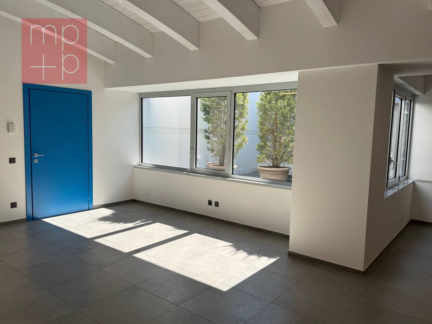 96m² bureau