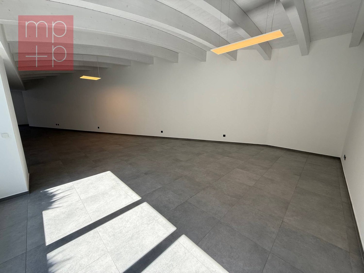96m² bureau