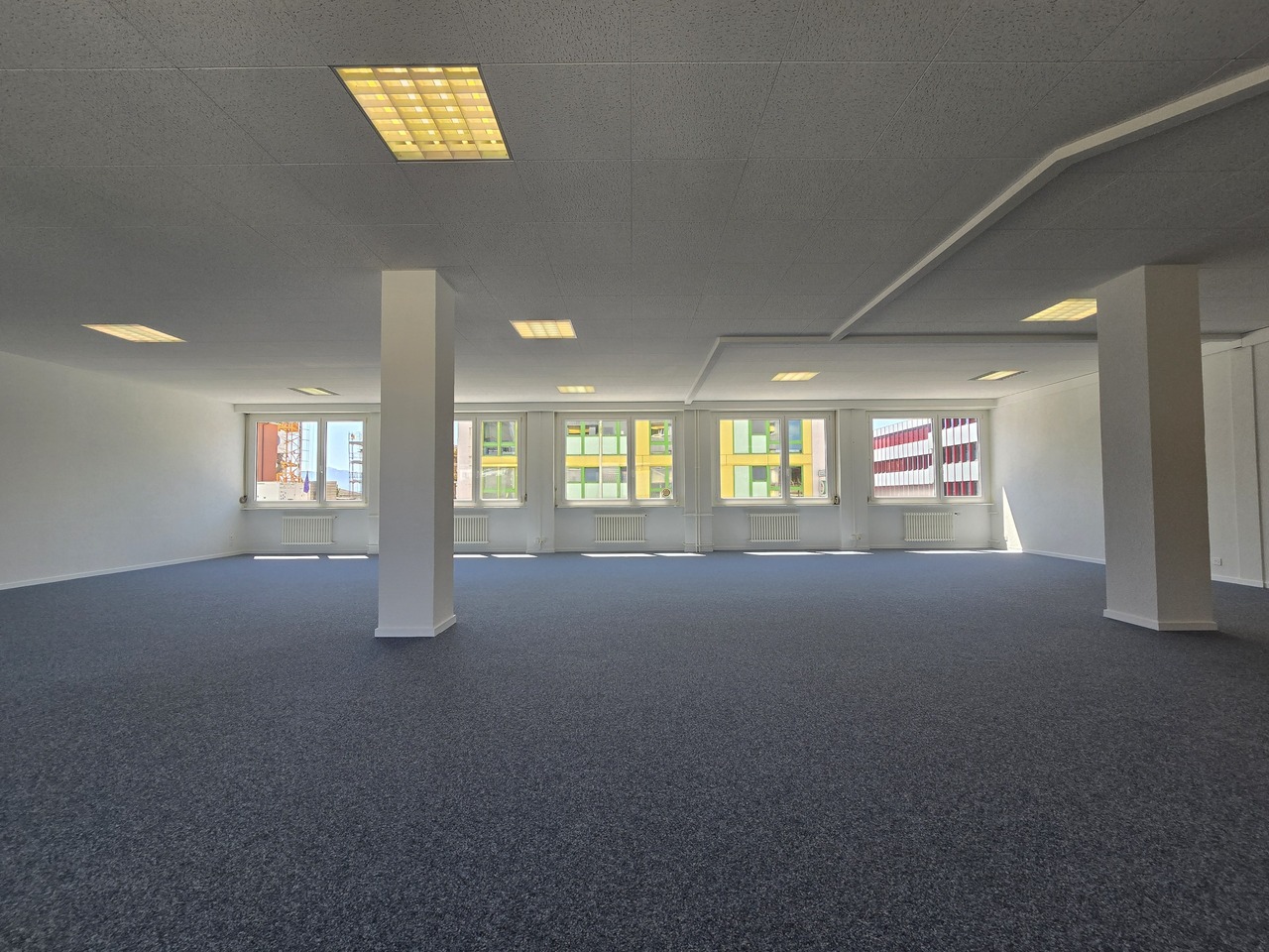 237m² office, photo 1 sur 7