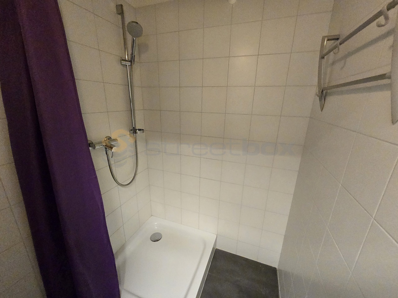 180m² office