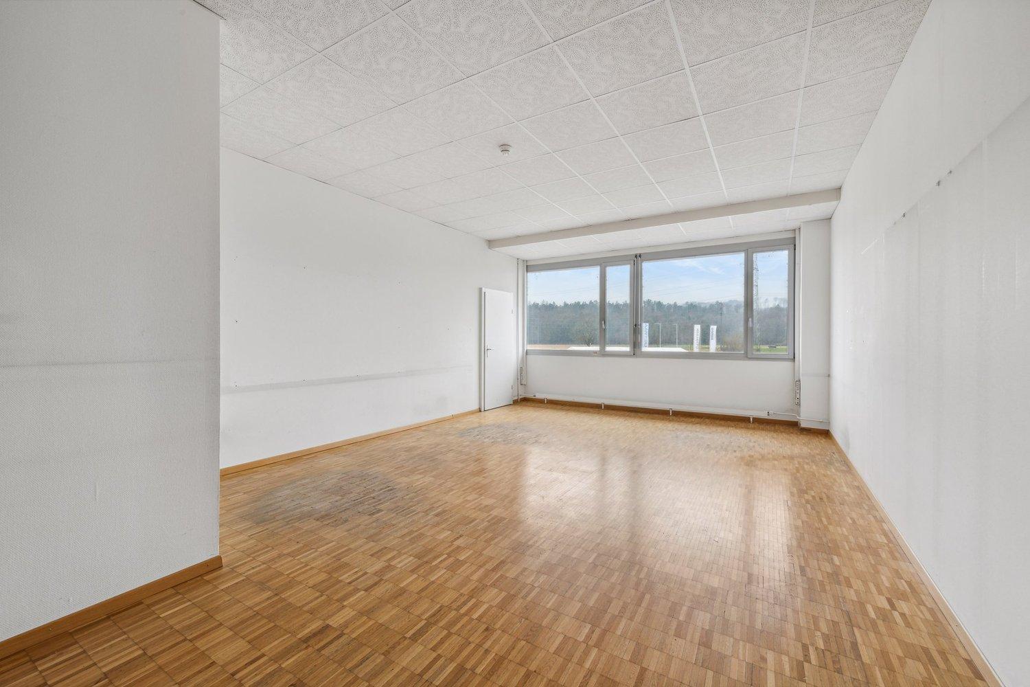494m² bureau, photo 2 sur 7