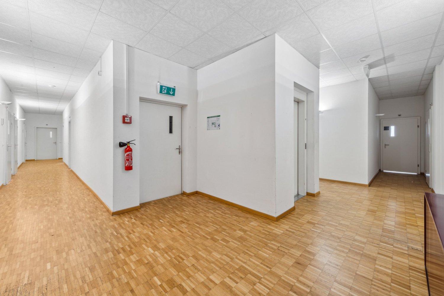494m² bureau, photo 4 sur 7