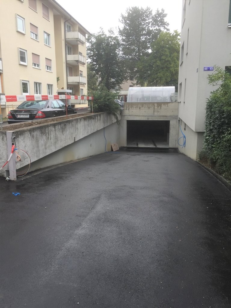 Place de parc souterrain, photo 1 sur 3