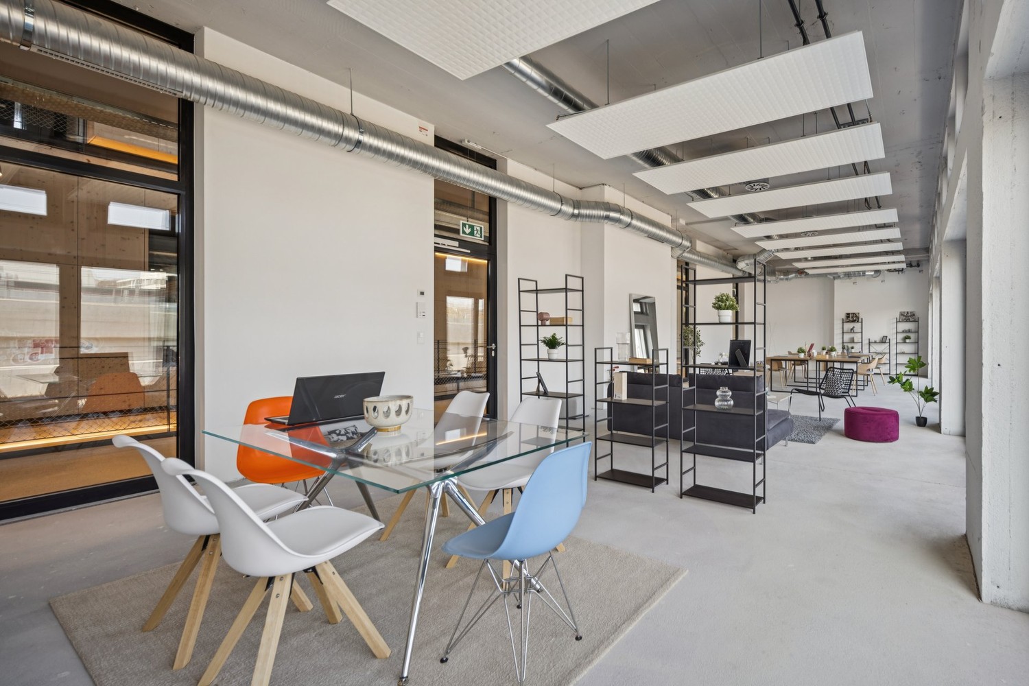 103m² shop