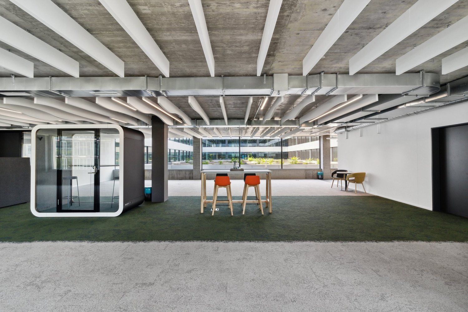 251m² bureau, photo 2 sur 10
