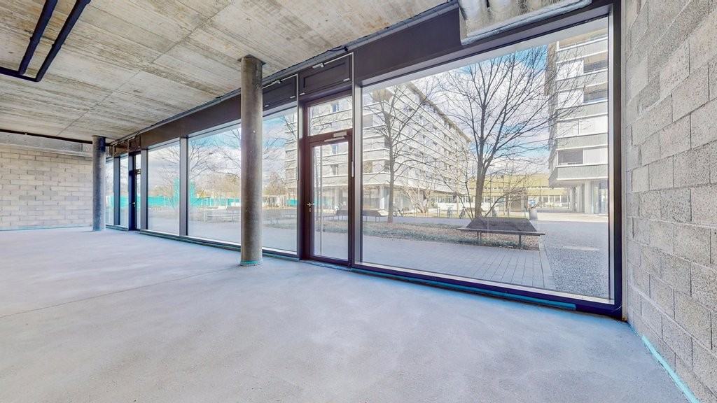 100m² shop