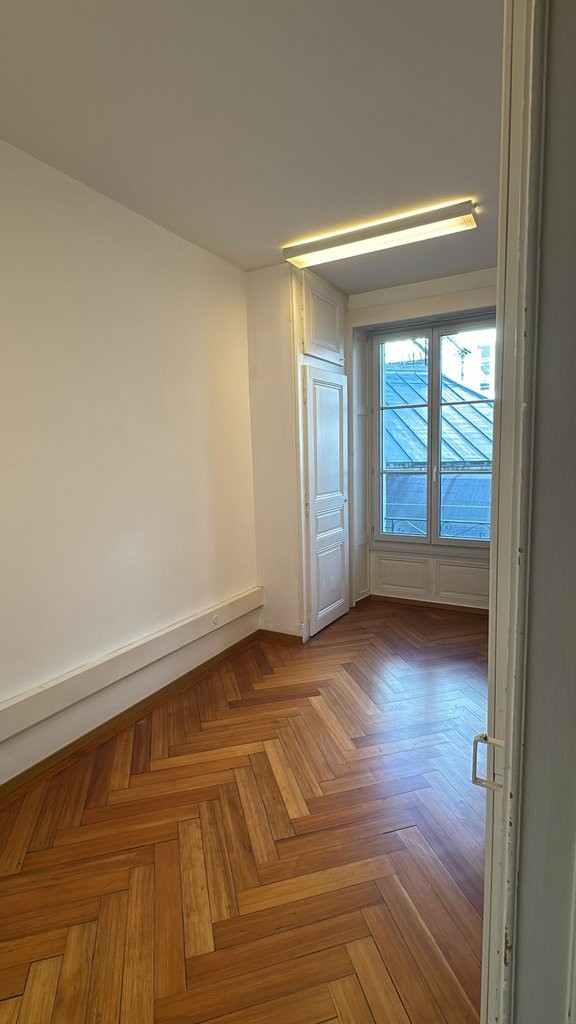 131m² office