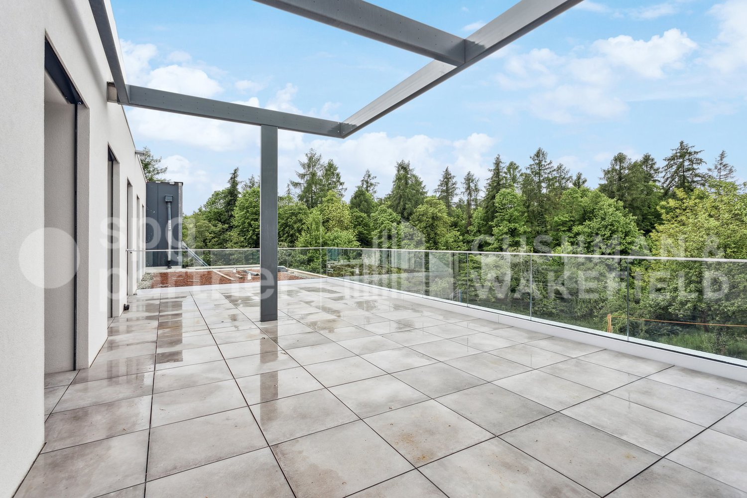 150m² office