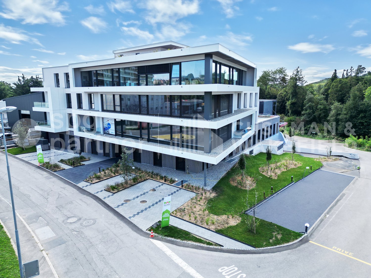 150m² office