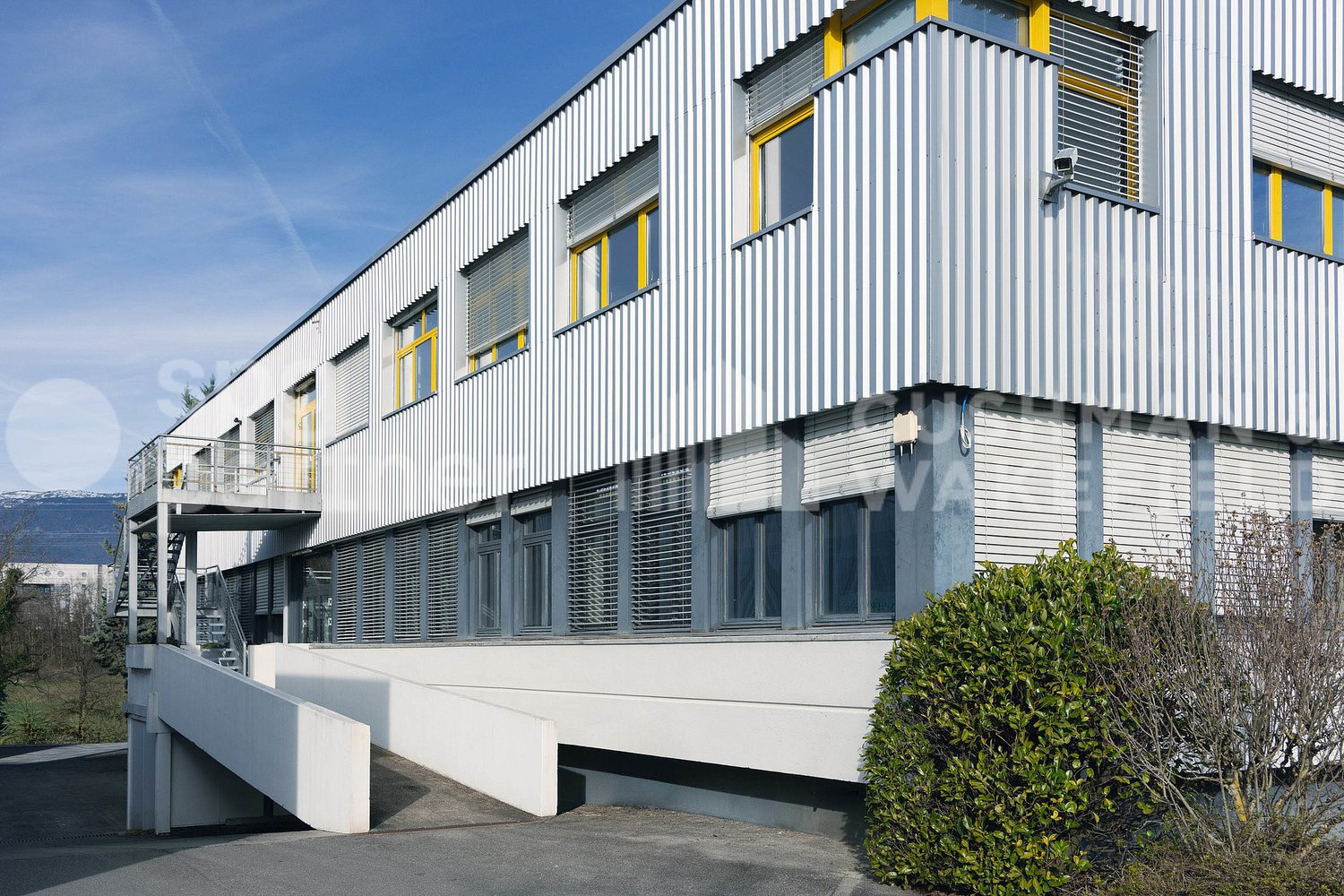 Commercial, photo 1 sur 10
