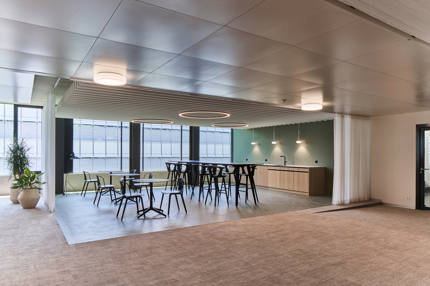 940m² bureau, photo 2 sur 8