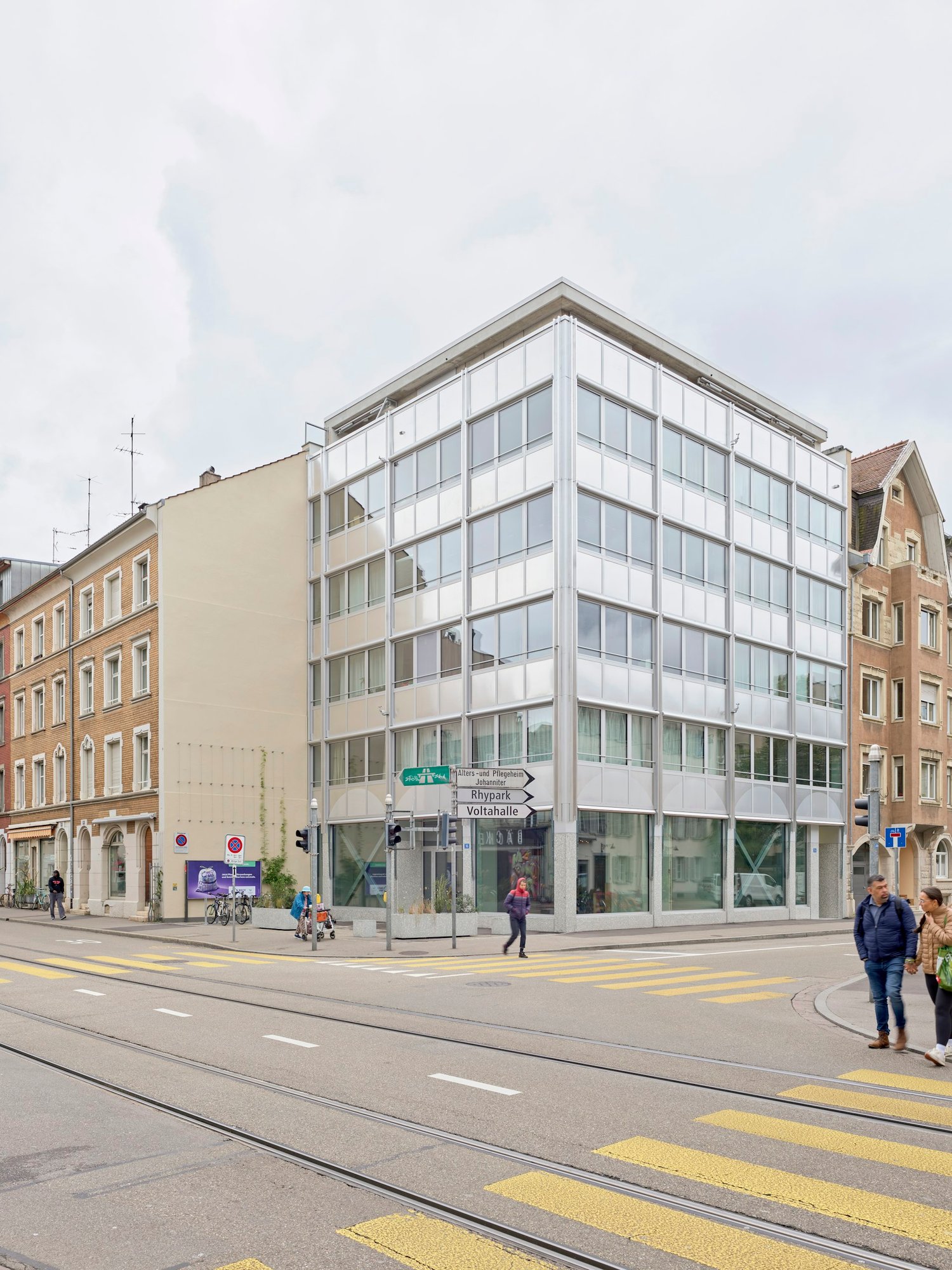 204m² commercial, photo 1 sur 10