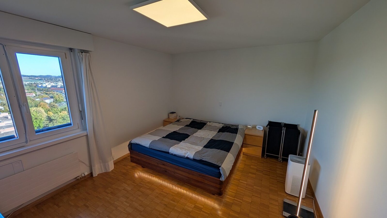 Appartement de 2 ½ pièces

Lumineux appartement de 2.5 pièces au 10ème étage avec balcon et vue dégagée sur Winterthur

A Oberwinterthur, dans le complexe "Unteres Bühl", nous louons dès le 1.11.2026 ce bel appartement de 2.5 pièces au 10ème étage.

Équipements :
- Cuisine avec plaques vitrocéramiqu, photo 7 sur 8