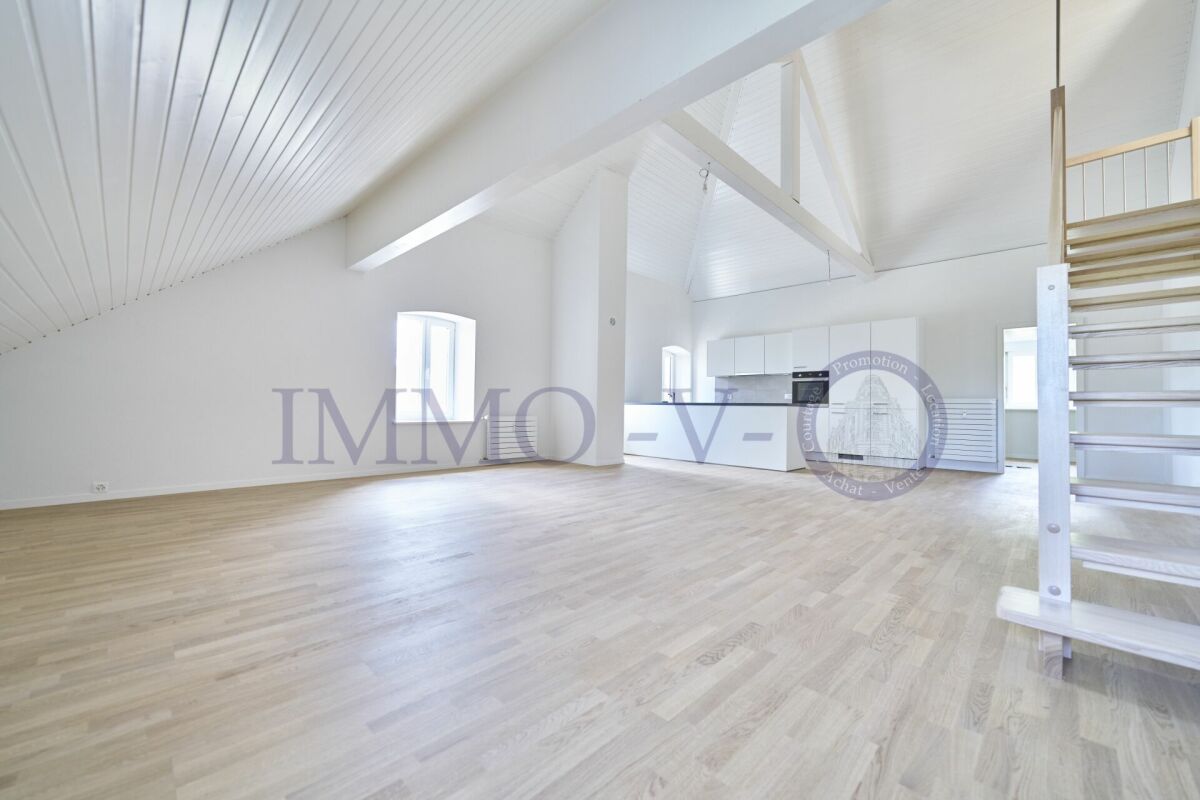 5 rooms attic flat, photo 1 sur 10